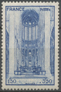 Cathédrales. Au profit de l'Entraide française. Beauvais. 1f.50+3f.50 bleu Neuf luxe ** Y666